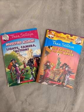 Thea Stilton Books - Pink & Blue Illustrated Covers (2)